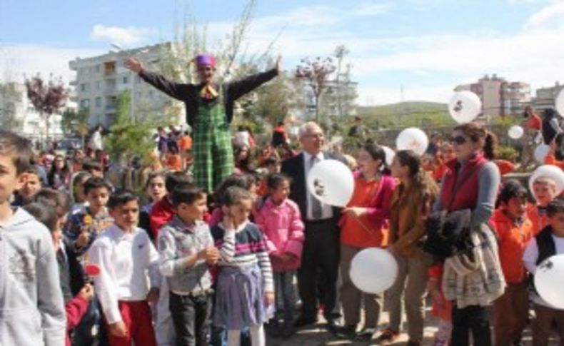 Karabağlar’da 23 Nisan Şenliği